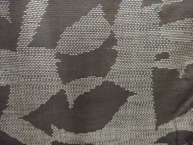 JAPANESE KIMONO / ANTIQUE KIMONO / SILK / DORO OSHIMA TSUMUGI / WOVEN ABSTRACT PATTERN